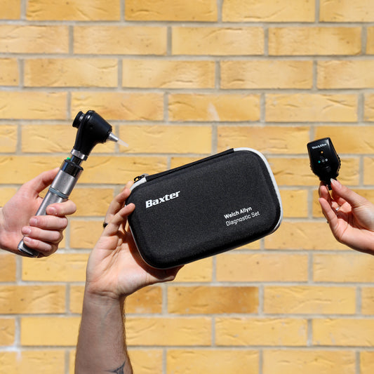 Welch Allyn 3.5V Diagnostic Set - LED Opthalmoscope, Macroview Basic LED Otoscope, Alkaline C-Cell Battery Handle and Hard Case -