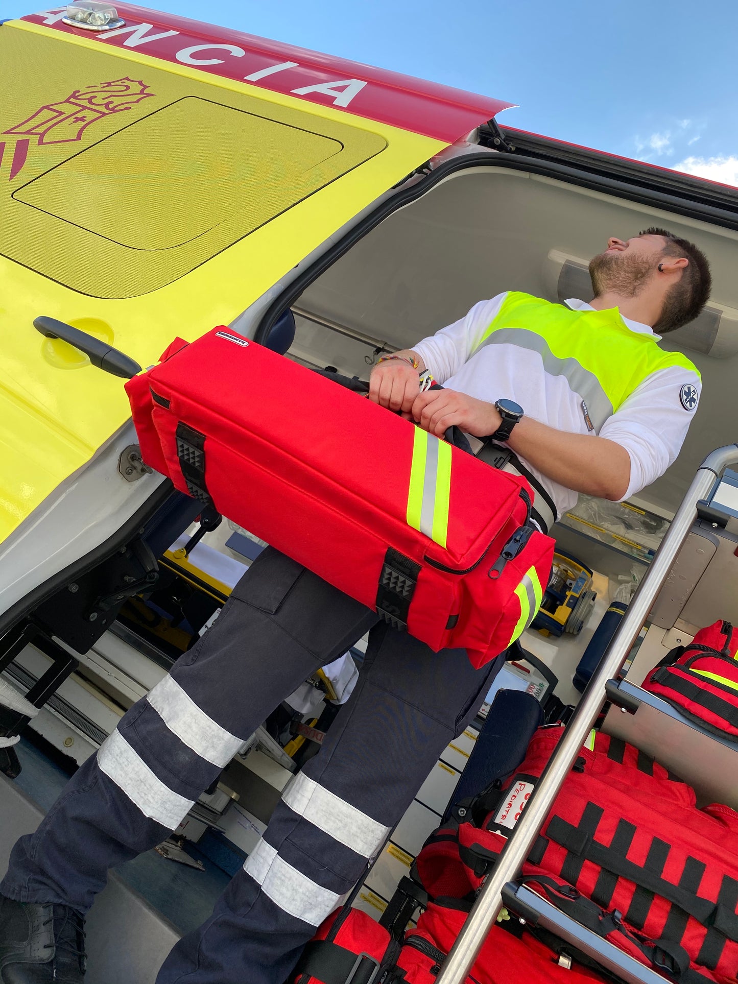 Elite Oxygen Therapy Emergency Bag - Red -