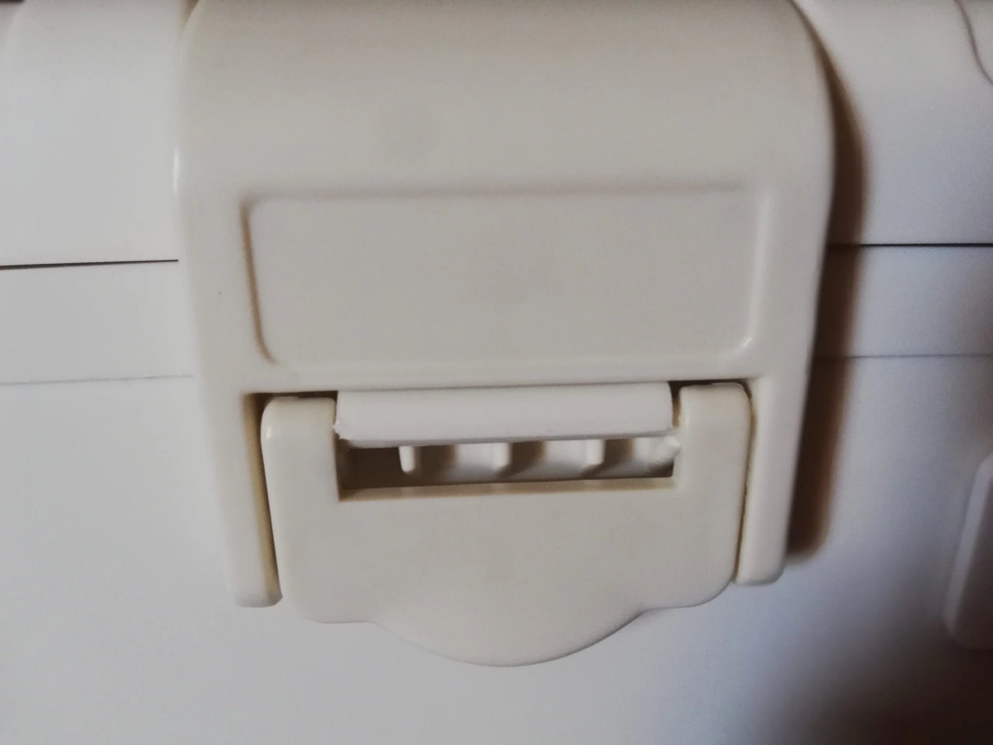 Replacement Latch for the MD8L Nomad Medical Cooler -