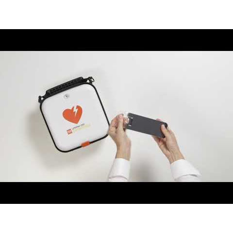 Lifepak CR2 Semi Automatic Defibrillator with Carry Case & Wifi - CLEARANCE