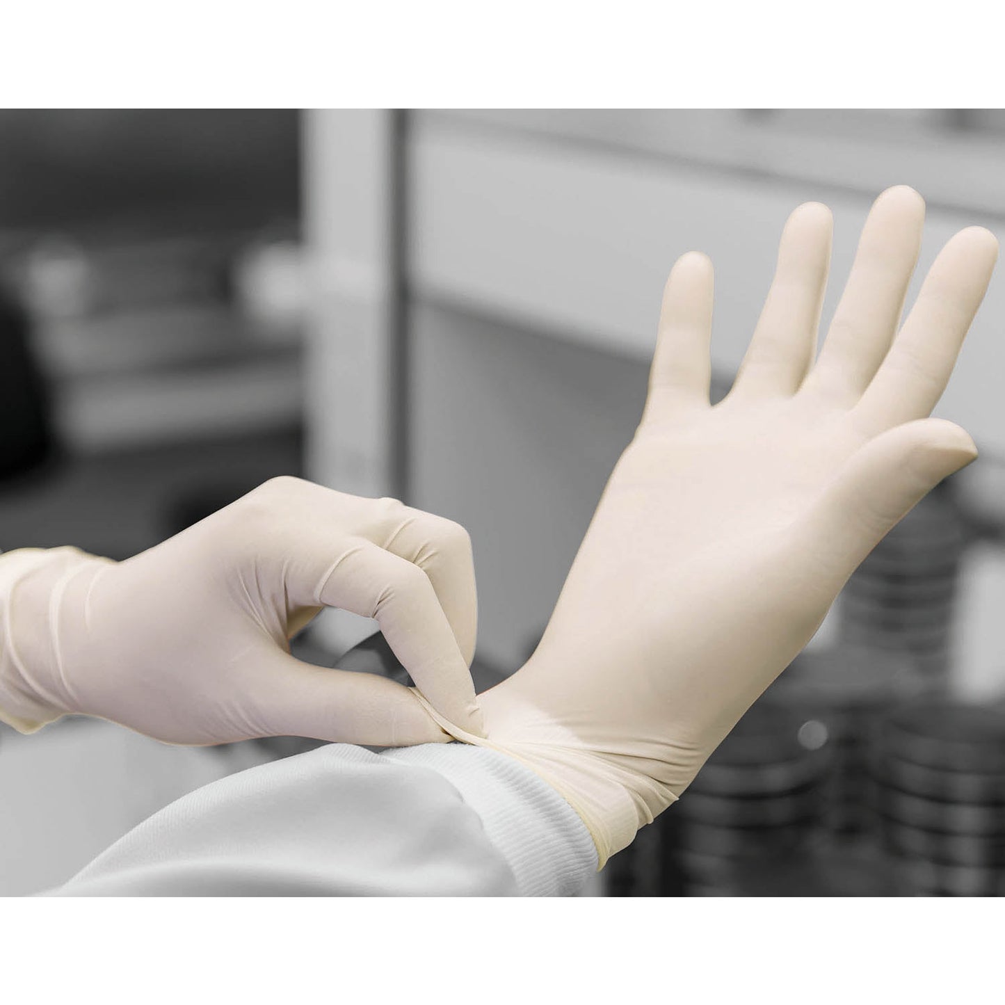 Latex Powder Free Gloves - Medium x 100 -