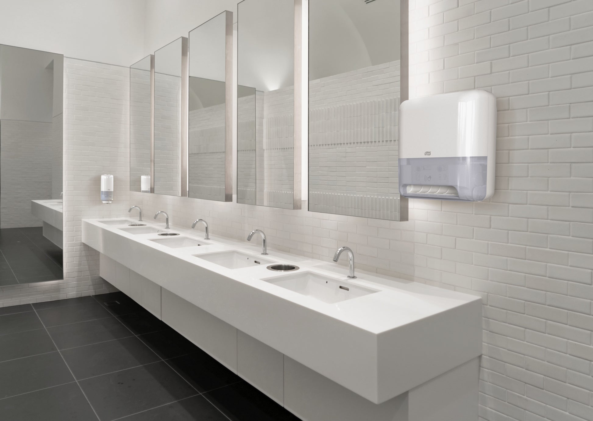 Tork Matic® Automatic Hand Towel Roll Dispenser White H1 - 