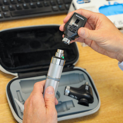 Welch Allyn 3.5V Diagnostic Set - LED Ophthalmoscope, Macroview LED Otoscope, Alkaline C-Cell Battery Handle and Hard Case - 