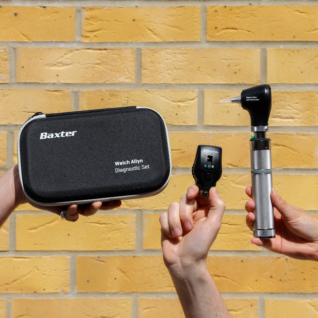 Welch Allyn 3.5V Diagnostic Set - Coaxial LED Opthalmoscope, Basic LED Otoscope, Alkaline C-Cell Battery Handle and Hard Case - 