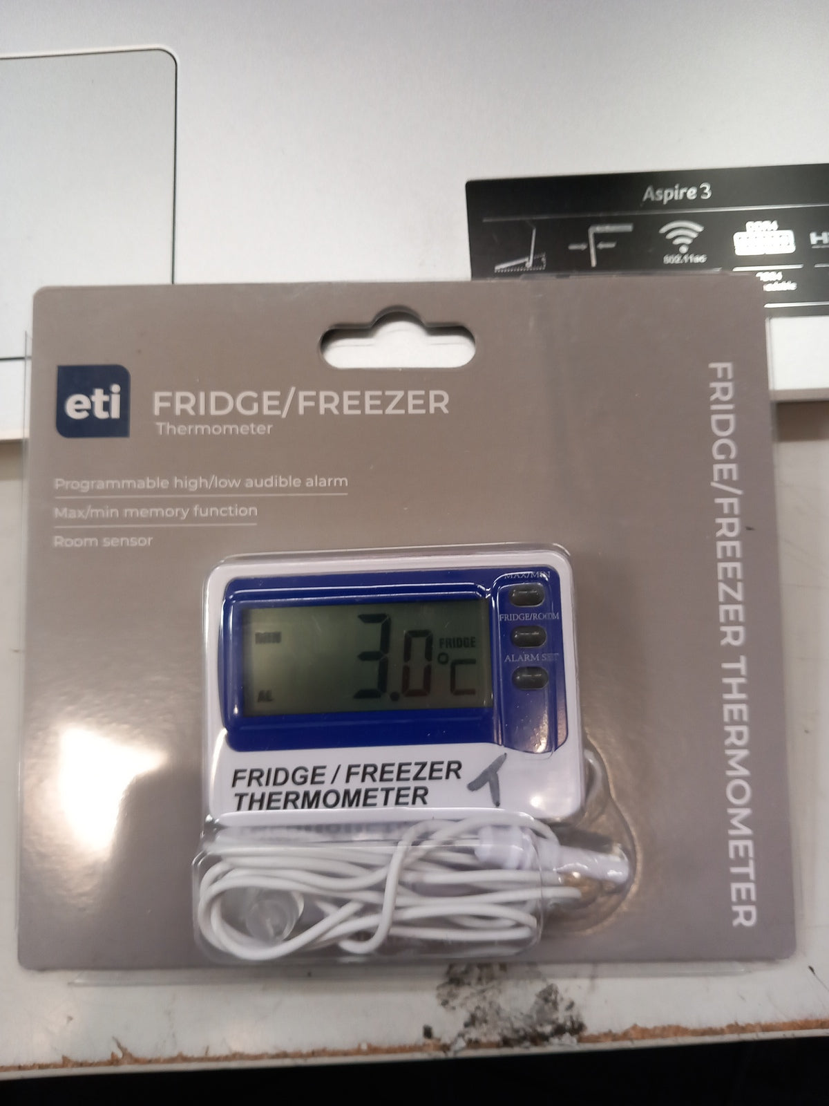 Digital Fridge Thermometer with UKAS Calibration Certificate - CLEARANCE - 