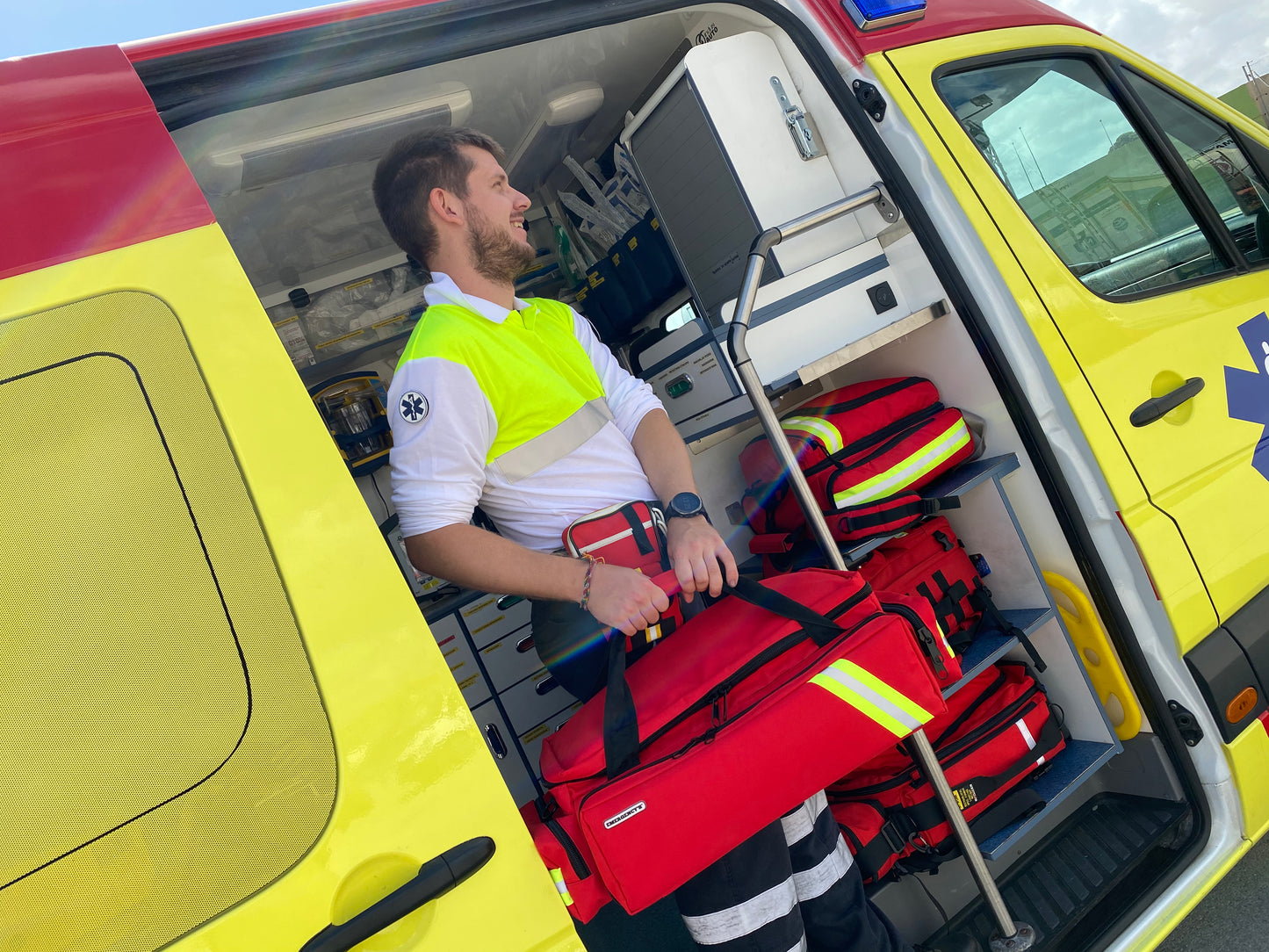 Elite Oxygen Therapy Emergency Bag - Red - 