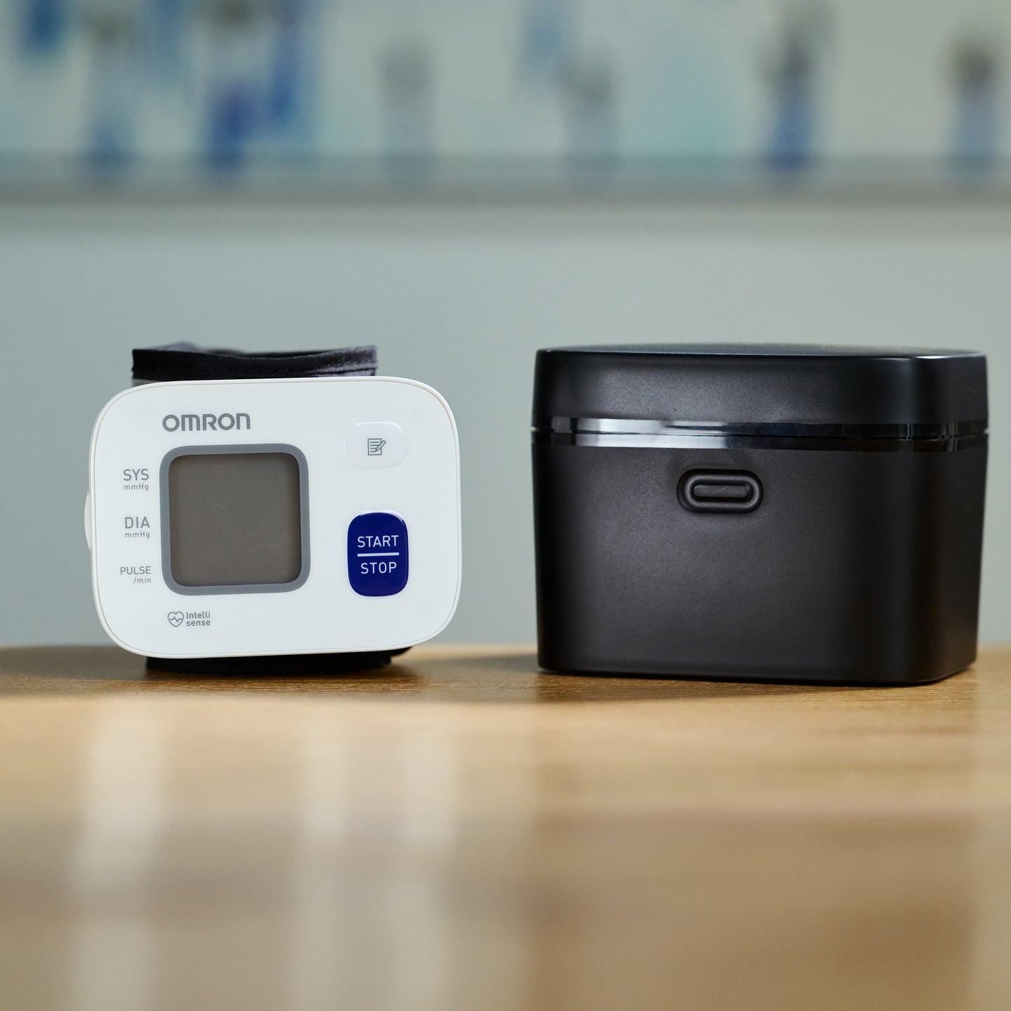 Omron RS2 - Blood Pressure Monitor