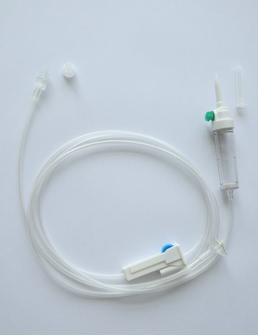 Gravity set, 180cm street tube, PVC, Hydrophobic Air Filter, 15µm DCF,  Spike M Rot Luer - Box of 100 - Smiths Medical