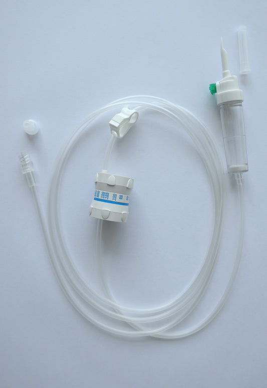 Gravity set, SS Flow180cm street tube, PVC, Hydrophobic Air Filter, 15µm DCF, Spike M Rot Luer - Box of100 - Smiths Medical