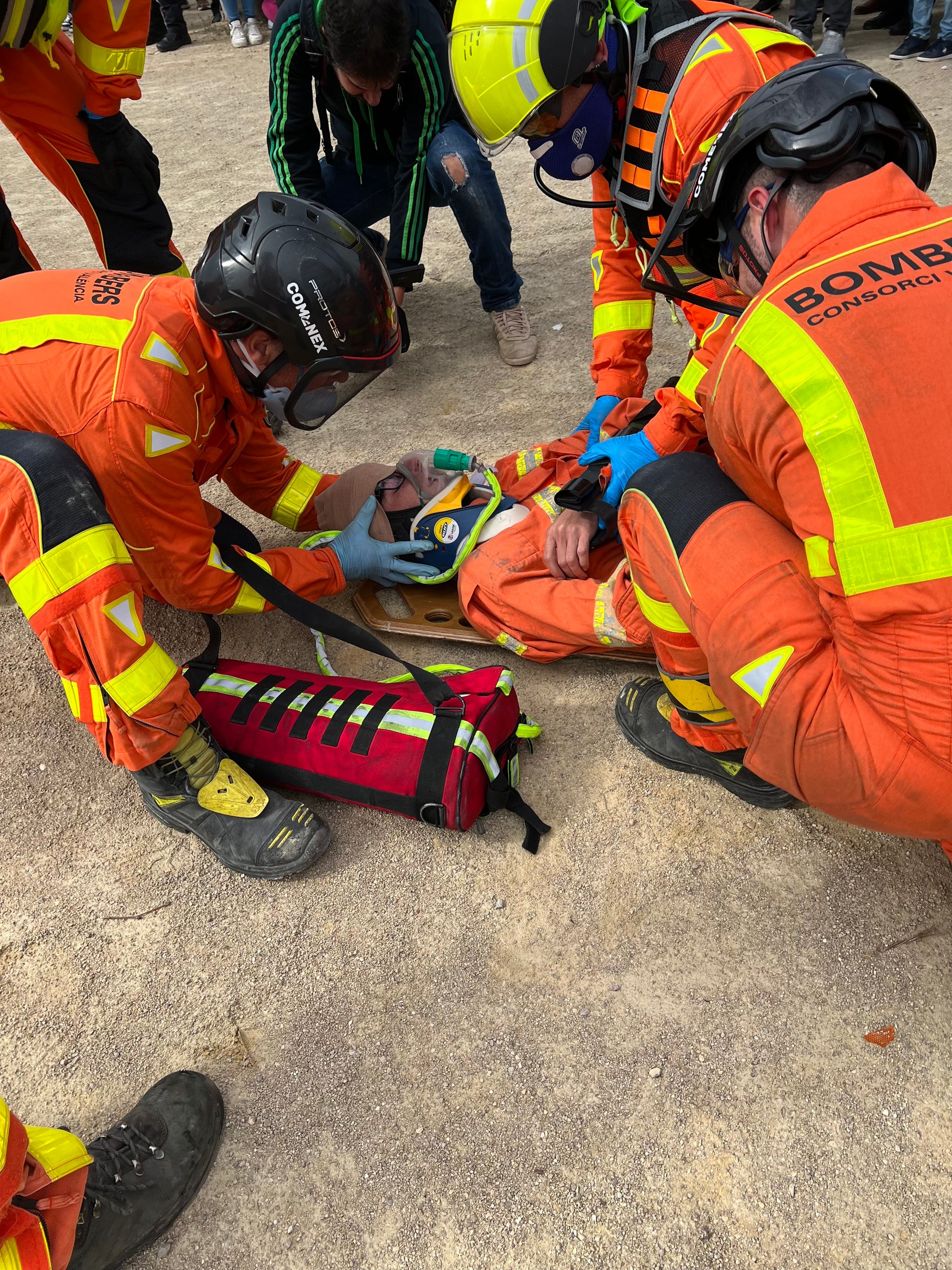 MINI TUBE's Small Oxygen Carrier Bag - Red Polyester - 