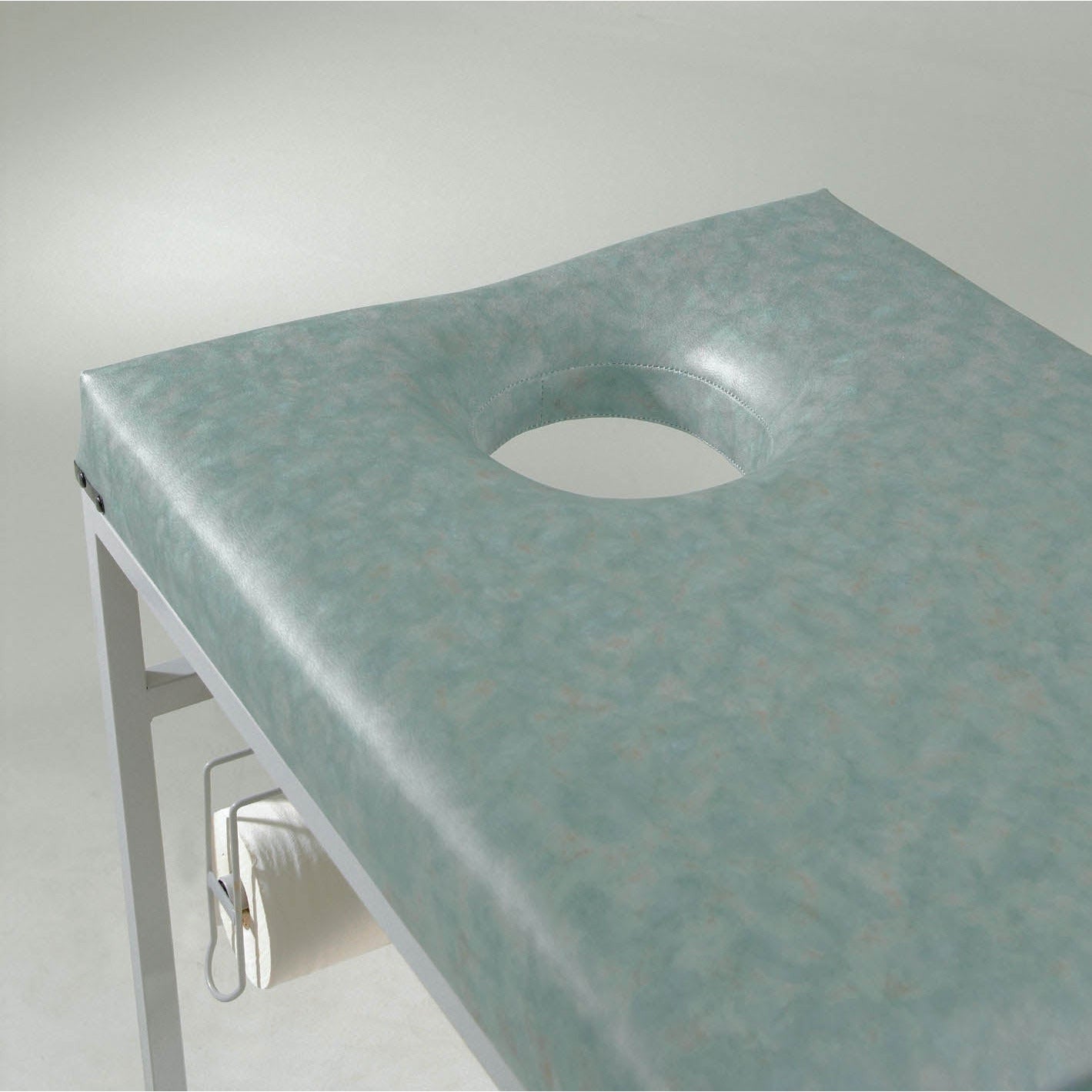Amerson Massage/Treatment Couch with Breathe Hole, Plug and Towel Holder - No Drawers