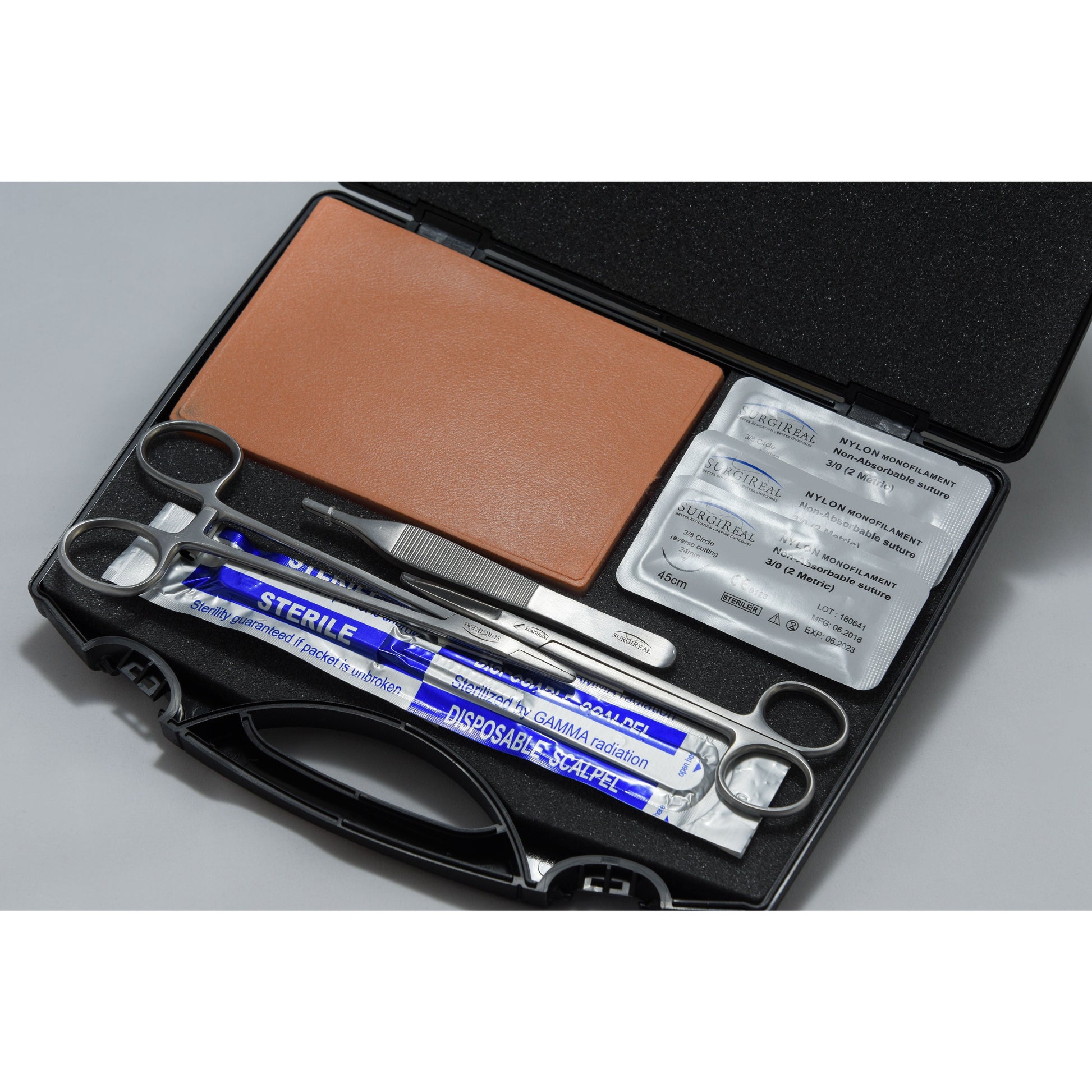 Suture Training Kit With Medium 5-Layer Realsuture Suture Pad No Vessels Light Skin - Erler Zimmer