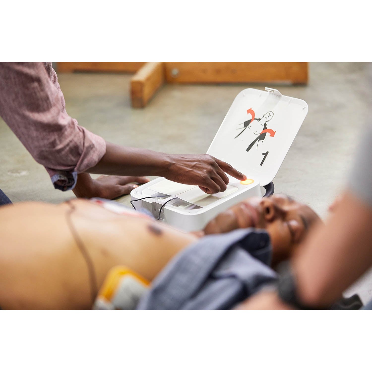 Lifepak CR2 Semi Automatic Defibrillator with Carry Case & 3G - Stryker-Physio Control