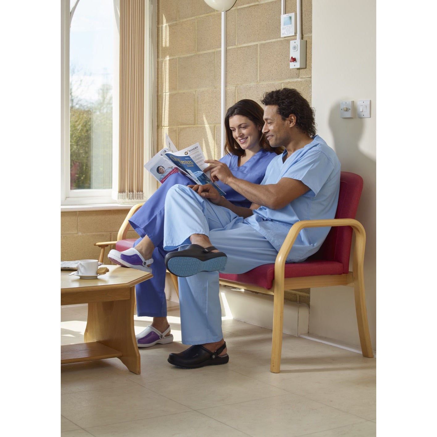 Nurses Shoes - Ultra Lite Unisex "Comfort" Shoe With Strap - 